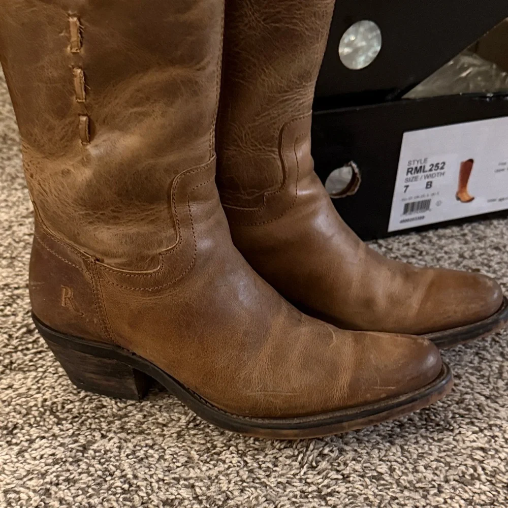 Reba by Justin Tan Leather Tucsan Boots - Picture 3 of 7